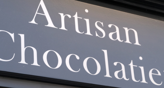 Gagnez en visibilité locale grâce à votre enseigne publicitaire