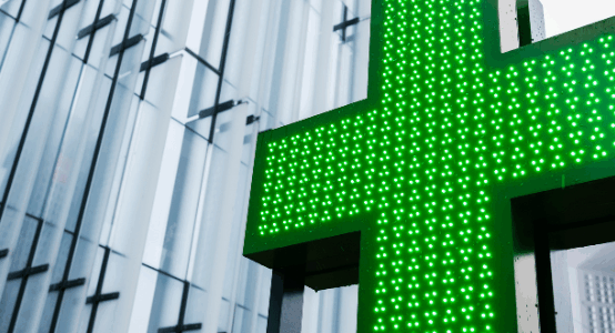 Installation d’une croix de pharmacie LED